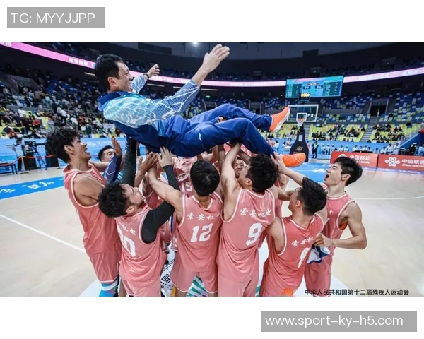 戈贝尔盛赞华子具备最佳防守阵容潜力能胜任各个位置的防守任务